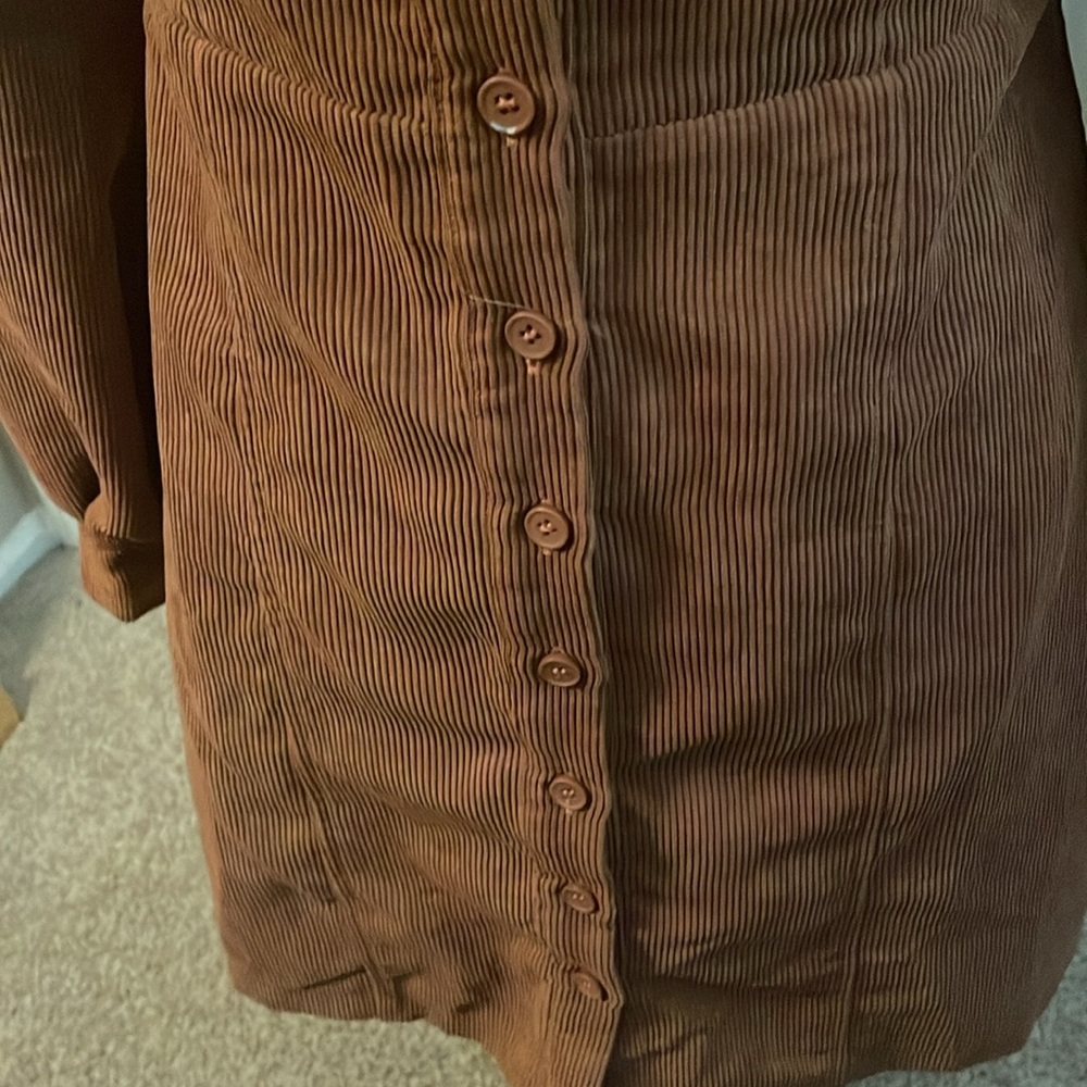 Elegant Brown Button-Down Dress - Picture 5 of 6